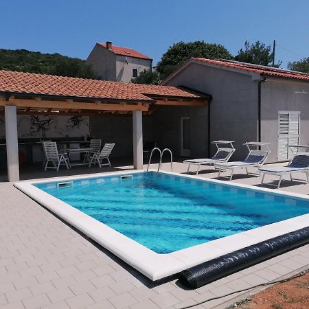 Вилла House With Pool Мали-Лошинь Экстерьер фото